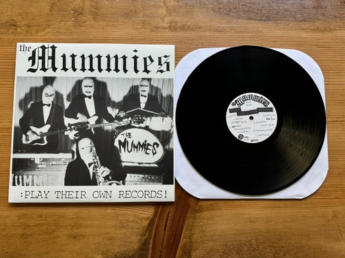 Mummies play their own - mummies,