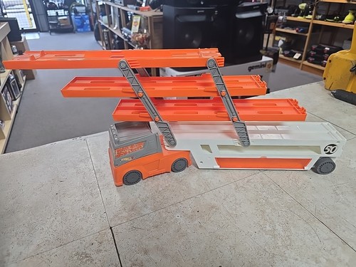 Hot wheels mega - hot, truck
