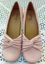 HOTTER SIZE 7 STD AMETHYST NUDE PINK SUEDE COURT SHOES  H62102025B336