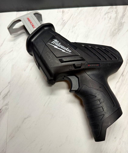 Milwaukee m12 hackzall 12v - milwaukee,