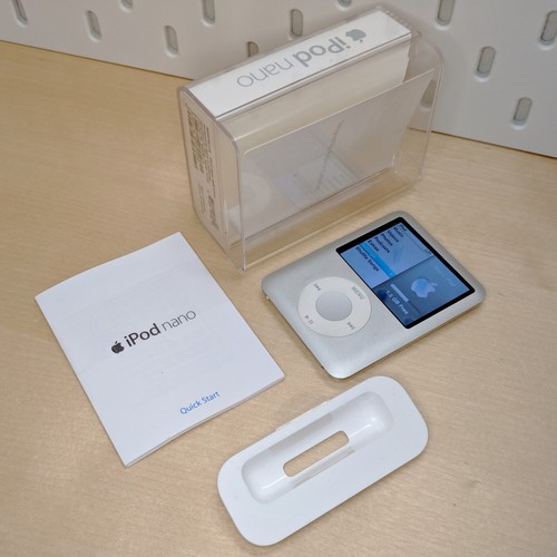 Boxed apple ipod nano - apple,