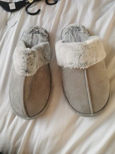 Womans grey slip - slip, furry