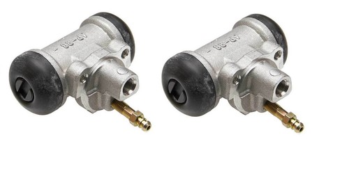 Pair rear wheel cylinders - of,