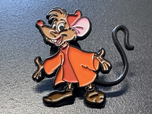 Jaq the mouse - enamel, pin