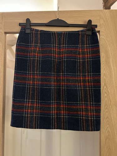 Dickens jones moon - dickens, tweed