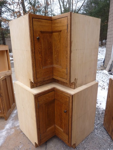 Pretty custom made oak kitchen - custom,