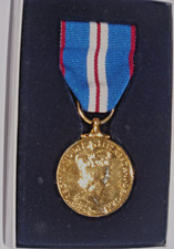 The Queen's Golden Jubilee Medal 1952-2002 Original Box Royal Mint