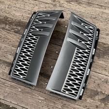 GENUINE PAIR OF RANGE ROVER VOGUE L322 AUTOBIOGRAPHY FACELIFT SIDE VENTS GRILLES