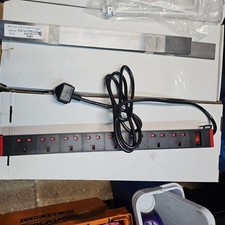 8 Way PDU Power Distribution