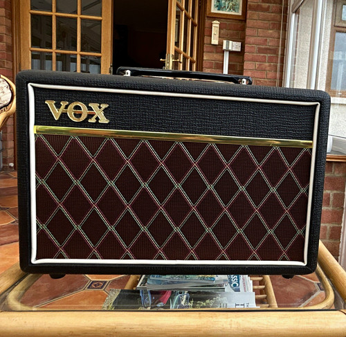 Vox pathfinder 10w solid - vox, 10