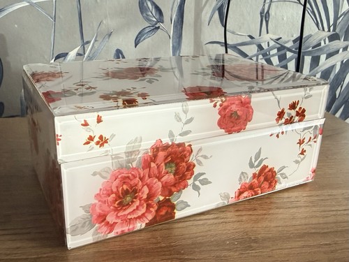 Floral rose printed - floral, mirrored