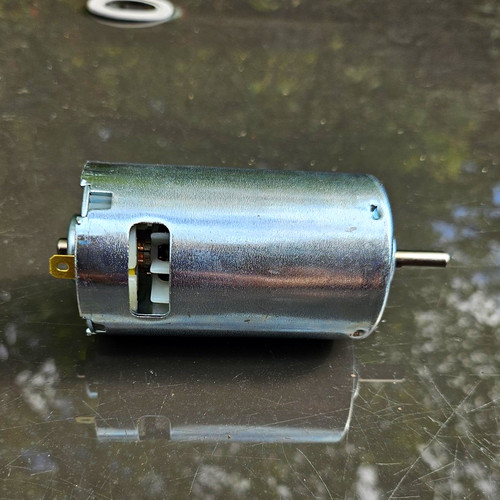Hydraulic pump motor - for, trunk