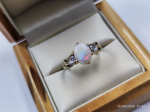 Well made 9ct yellow - 9ct, ring