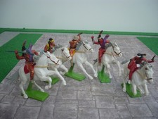 BRITAINS DEETAIL  5 MOUNTED