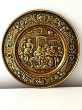 Vintage Brass Peerage Hanging Wall Plaque Pub Scene 37cm Cosy Cottagecore Decor