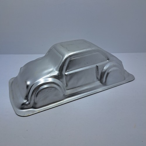 Wilton 2001 novelty - 2001, shaped