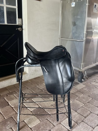 Albion dressage saddle - albion,