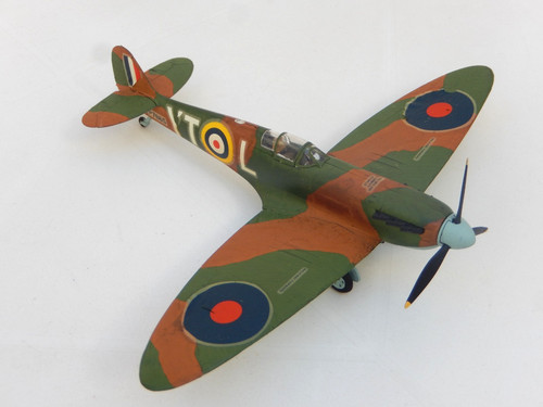 Vintage scale assembled - 1:32,