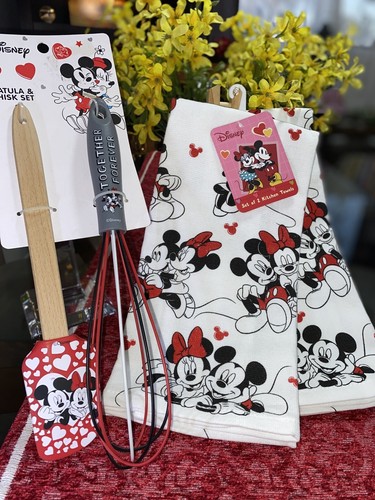 Disney valentine kitchen - disney,