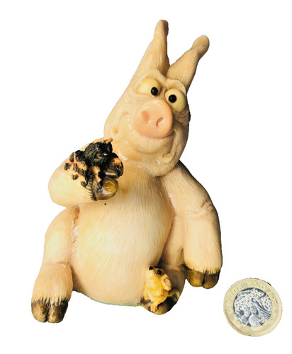 Ornament pig piggin phobia - piggin,