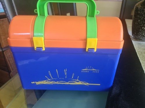 Millennium dome 2000 - lunch, box