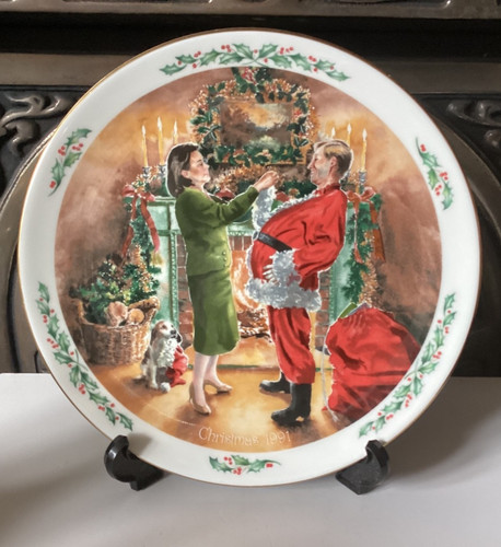 Royal doulton christmas plate - royal,