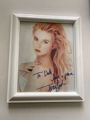 Traci lords signed 8x10 photo - traci,