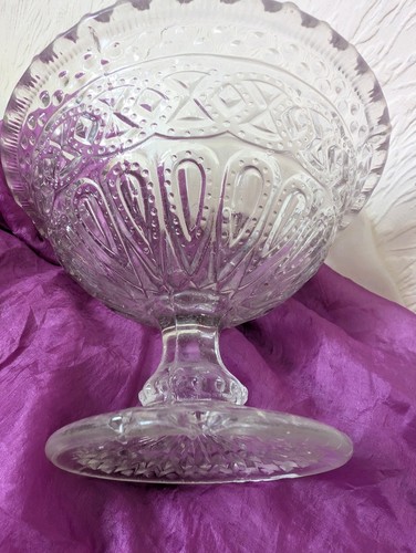 Victoria and albert pressed - victoria,