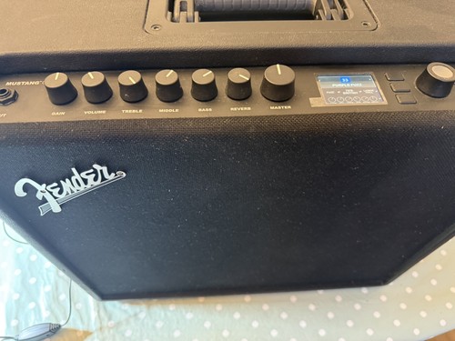 Fender mustang 100 - mustang, gt