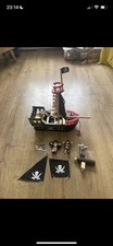 Le Toy Van Barbarossa wooden pirate ship and three wooden pirates, canon Etc 