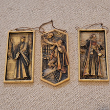 A SET OF 3 x 1930s "ARTHUR OSBORNE" IVOREX 'SHAKESPEARE' PLAQUES.