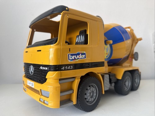 Bruder mercedes benz cement - bruder, mercedes-benz