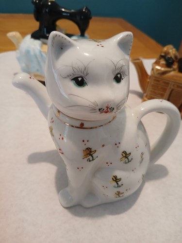 Vintage novelty cat - novelty, teapot