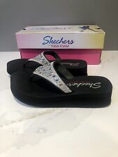 Women’s Skechers yoga foam flip-flops size 2