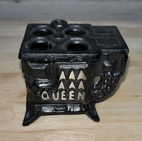 Vintage queen mini miniature - mini,