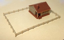 Outland Models Train Railway Layout Country Cottage House with Fencings N Gauge