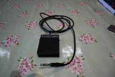 Quik Lok Footswitch Pedal – Momentary Switch – 1/4" Jack – Keyboard/Guitar/FX –