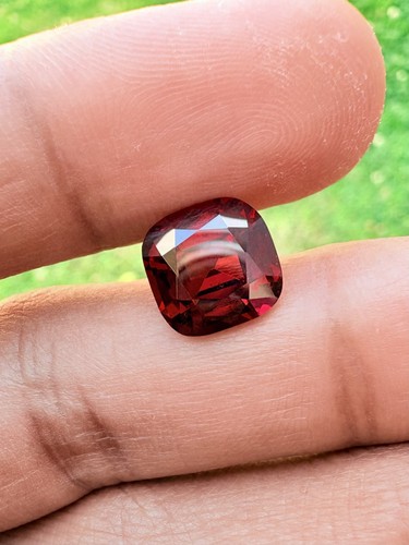Ceylon pyrope almandine garnet - pyrope,