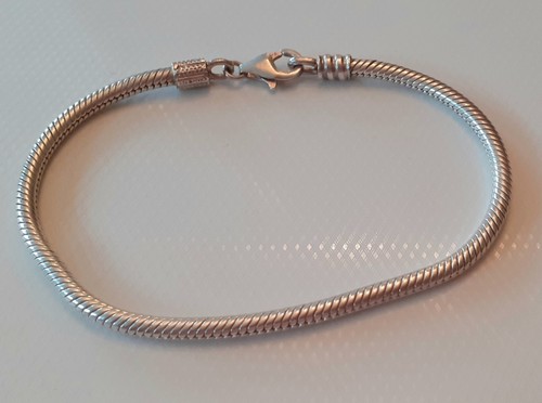 Chamilia silver charm - 18.5,