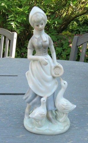 Lladro style figurine girl - lladro,
