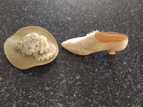 Small vintage ceramic hat - small,