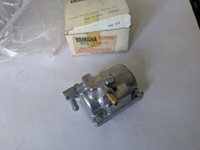 Genuine Yamaha Left Carburettor Float Chamber Bowl 1 1UA-1418A-10 RD350 YPVS