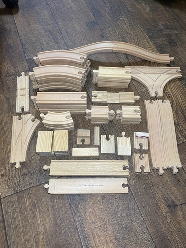 Wooden train track - track, bundle