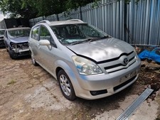 TOYOTA COROLLA VERSO 1.8 2004-2008 1CO BREAKING FOR SPARE PARTS SALVAGE 10mm Bol