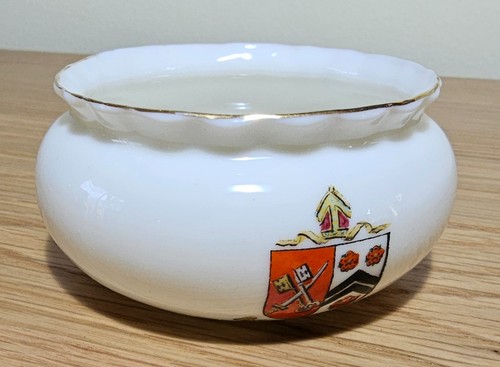 Goss crested china small - wh,