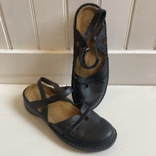 Naot Gardenia Black Leather