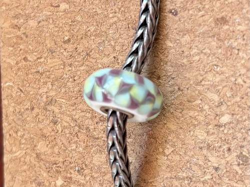 Authentic genuine trollbeads