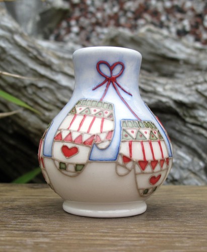 Moorcroft mittens miniature - moorcroft,
