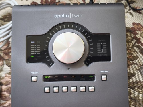 Universal audio apollo twin - apollo,