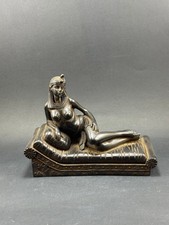 statue of Egyptian Queen